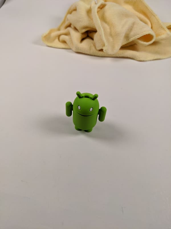 ズーム前（左）とズーム後（右）。