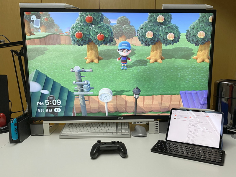 iPadにBluetoothキーボードを接続!!!　キーボードとしてはサンワサプライの「<a href="https://direct.sanwa.co.jp/ItemPage/400-SKB065E" class="strong b">Bluetoothキーボード 400-SKB065E</a>」を使用している。これでiPadを手元に引き寄せることなく、キーボードだけ手元に持ってきてiPadの操作や入力が可能になった。
