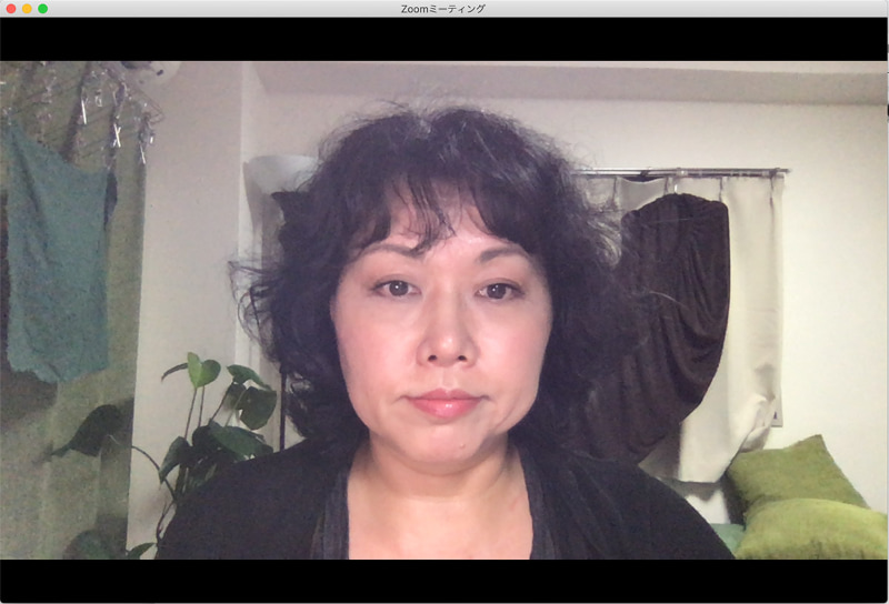 「Cam-A-Lot」未使用の状態。洗濯物が映り込みます