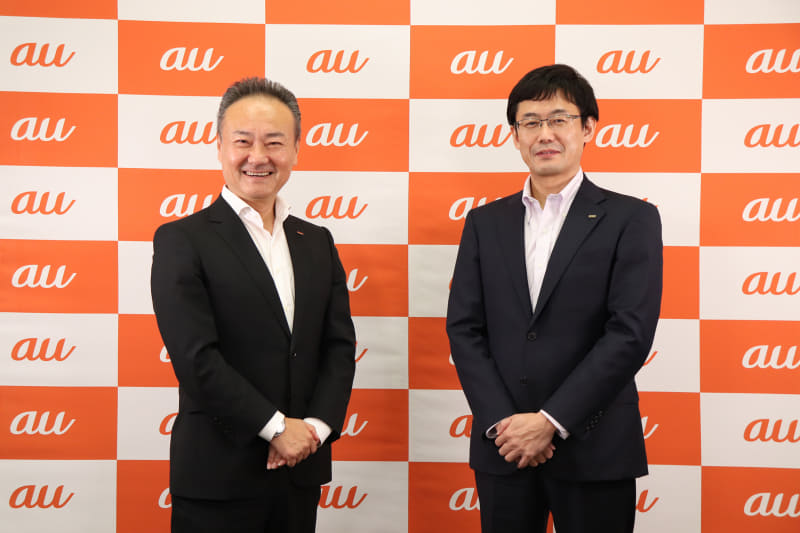 執行役員 コンシューマ営業統括本部 副統括本部長　黒井 真一氏（左）と執行役員 パーソナル企画統括本部 副統括本部長　松田 浩路氏（右）