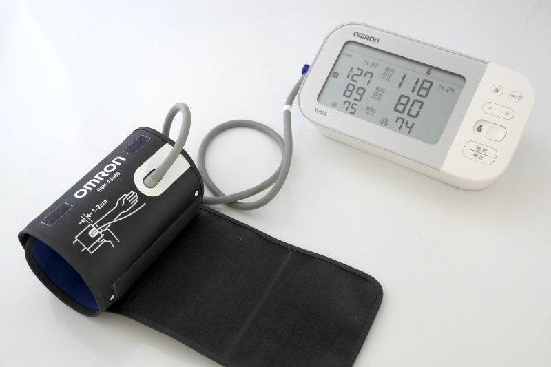 購入した「上腕式血圧計 HCR-750AT」