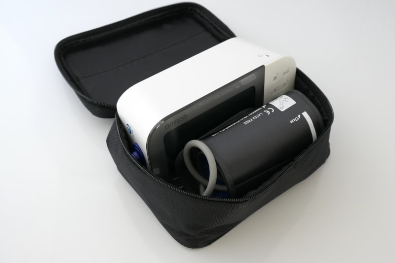 収納ケースも付属。出張や旅行で役立つと思うのだが、今年はそんな機会はなく……