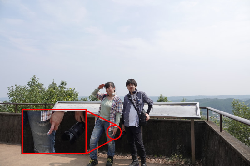 ここにリモコン（Rakuten Miniともいう）があるのだが、目を凝らさないとわからない