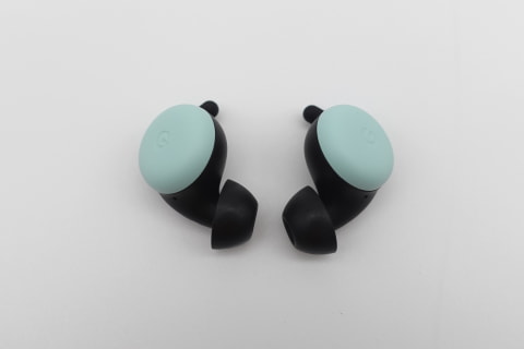 Google Pixel Buds」はリアルタイム翻訳と「OK Google」が魅力の完全