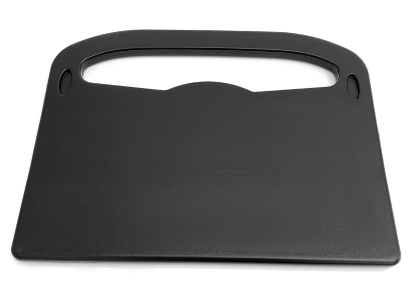 製品の表と裏。表にはタブレットなどがズレない溝があり、裏はフラットになっている。サイズは幅30×奥行き23×暑さ1.3cmで、質量は217g。耐荷重は約3kg。