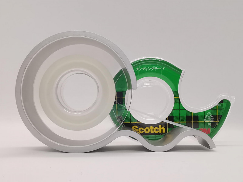 スコッチなどのメンディングテープをギザギザカットでは無く真っすぐに切れるノッチレステープディスペンサーを買った