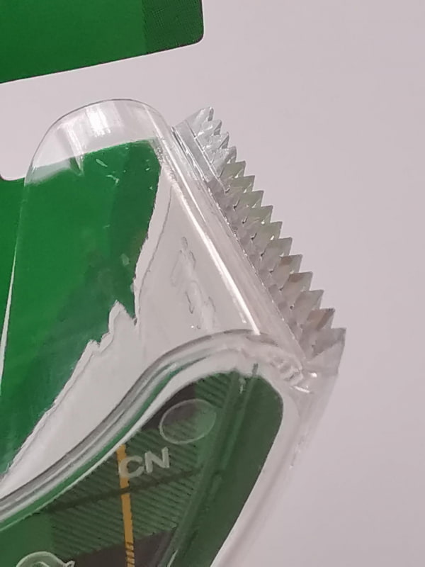 Scotch社のメンディングテープのオマケのカッターは普通のセロハンテープカッターに似ている