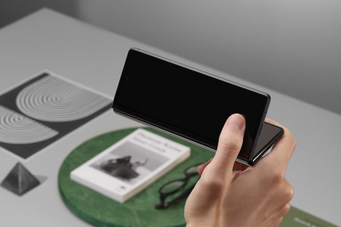 サムスン、「Galaxy Z Fold2」を発表 - ケータイ Watch