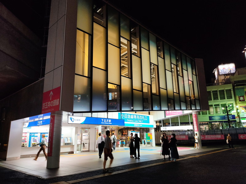 夜間の撮影。明暗がはっきりしていていい感じ