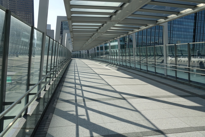 竹芝駅から直通。取材時にはまだ立ち入りできなかった