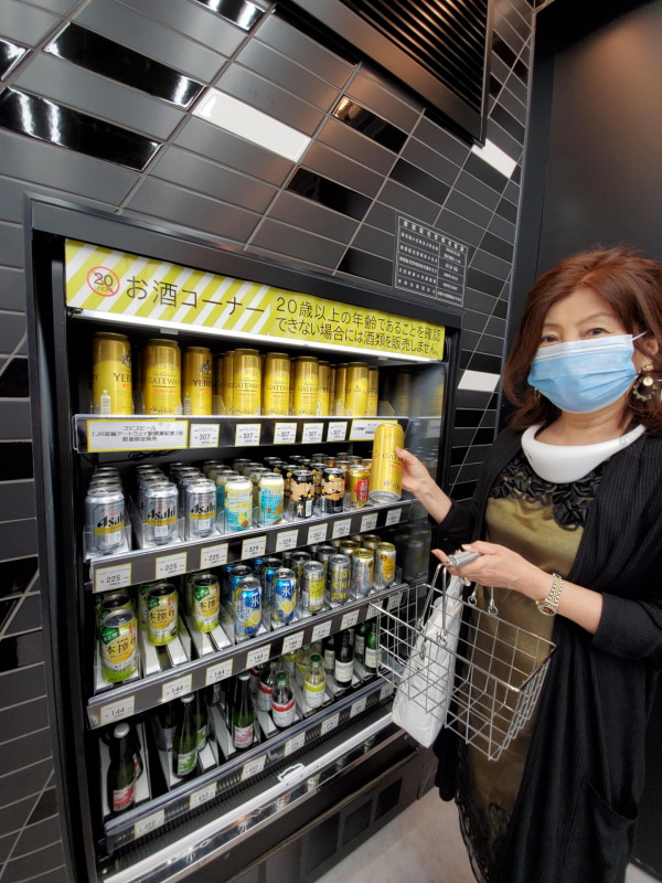 新型コロナERAのアウトドア型パーソナル扇風機はハンズフリー型だ