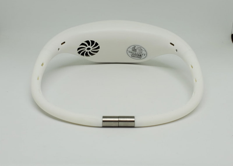 もう一つの吸入口は首側に配置されている