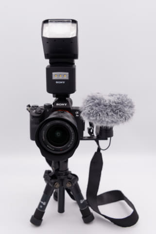 オンライン会議やvlogに 1本あれば何かと安心 三脚穴 6 シュー付き小型ブラケット ケータイ Watch