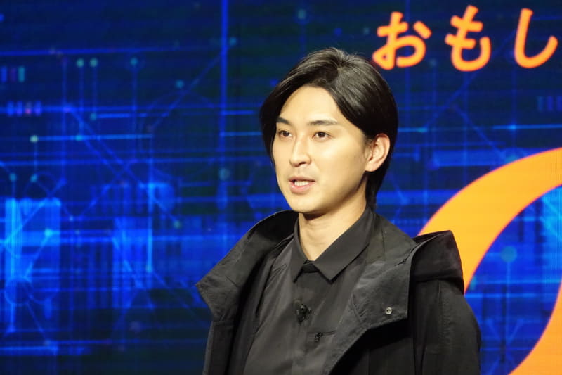 左から桐谷健太、松田翔太、池田エライザ