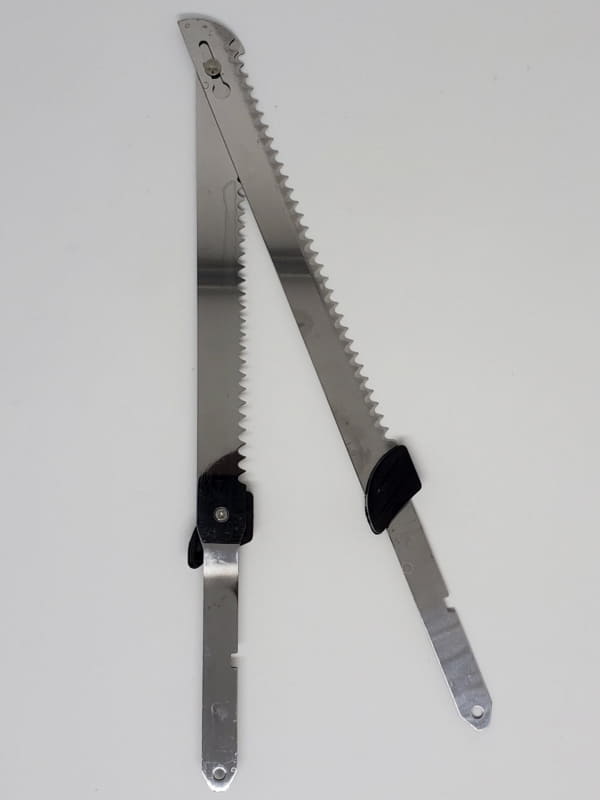 2枚の刃は交互に前後して対象物を安定して切る