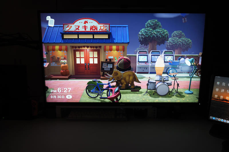 ゲーム画面を表示。天井照明を消して部屋を暗くし、没入モード!!!