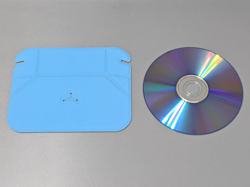 サイズはCDよりやや幅がある程度