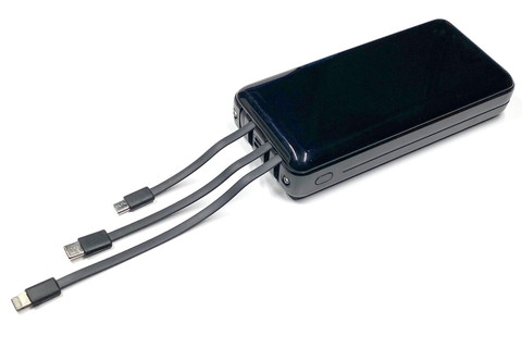 給電用ケーブルを内蔵し、Lightning/microUSB/Type-Cに対応する。出力電流は最大2.1A。フツーに便利♪