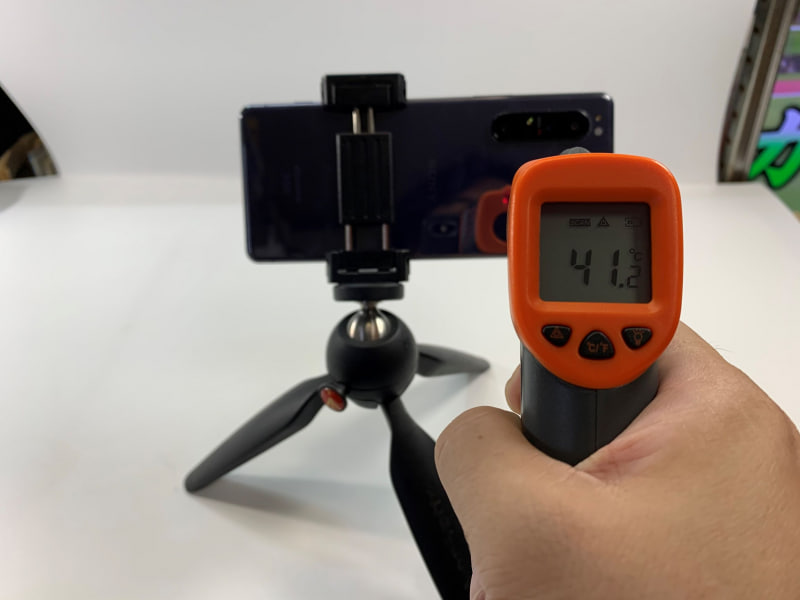 4K動画を30分撮影した状態では41℃以上に上昇