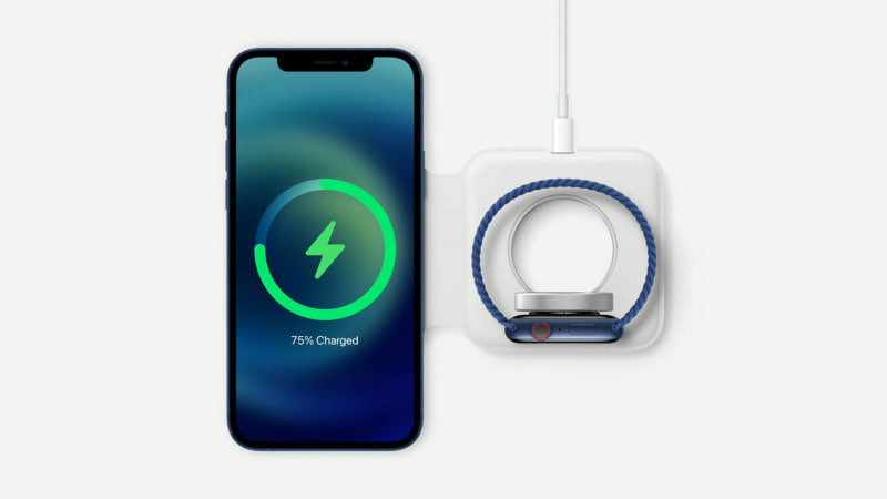Apple Watchと一緒に充電するチャージャーも開発されている