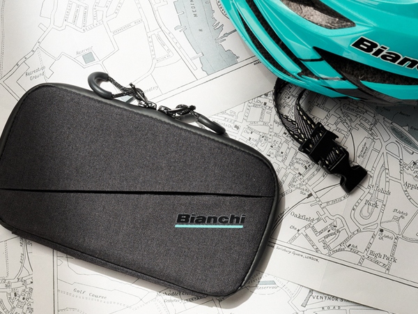 「Bianchi Water Repellent Smartphone Pouch」
