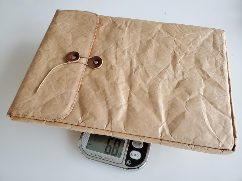 筆者は、インナーケースには特製のタイベック製ケース、10インチくらいのChromebook用に一澤帆布店のパソコンブリーフケースを常用している。ダイソーのモバイルPCケースはそれら以外のモバイルパソコン用に買った