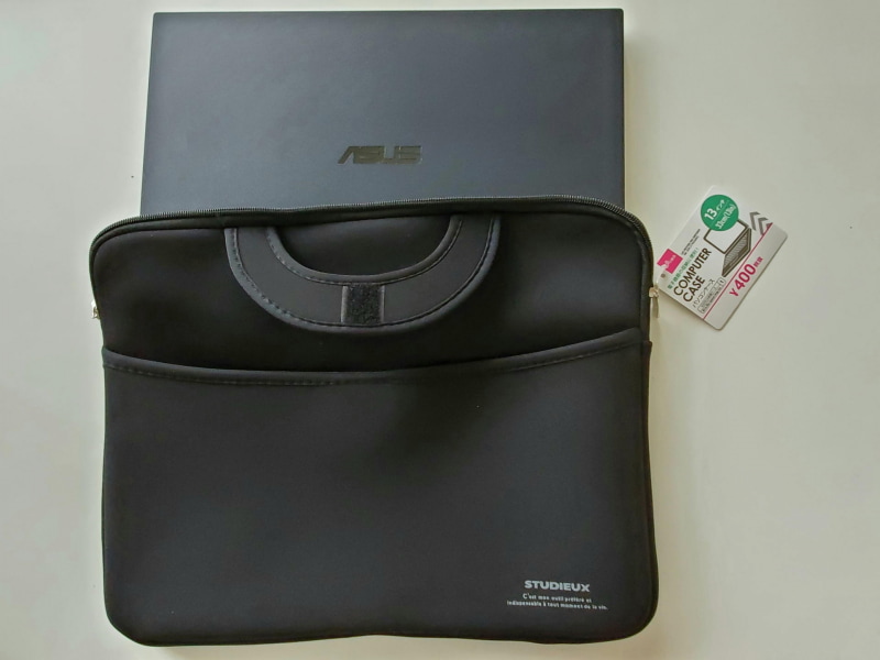 ThinkPad X390（13.3インチ）、ASUS Expertbook（14インチ）、Mirabook（13.3インチ）、ASUS ZenBook Duo（14インチ）、KANO PC（11.6インチ）、HUAWEI MetaBook D 15（15.6インチ）のいずれもが全く問題なく収納できた。