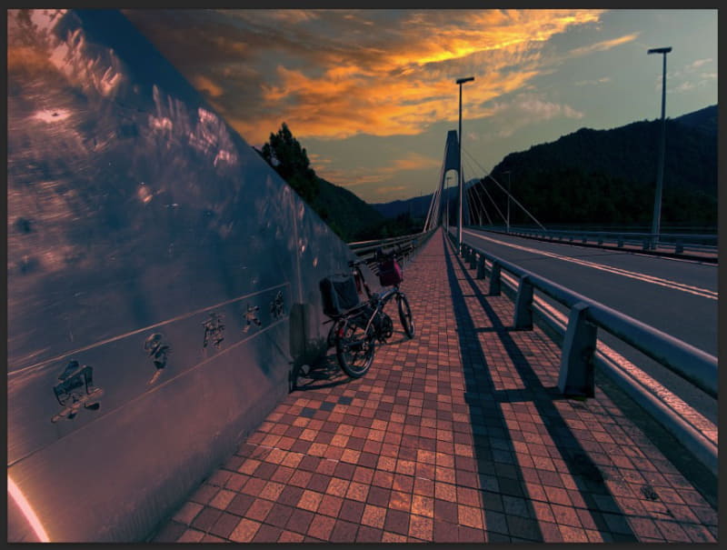 合成した空をさらに夜に近づけ、手前の風景の色味や明るさも変えてみた。もうちょっと調整が必要な感じではあるが、手軽でスムーズなワークフローだと感じられる