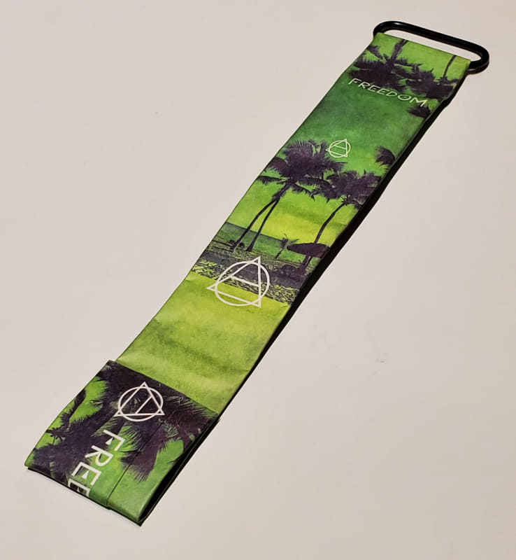 子供がたった今、折り紙を3回山折りして作ったような曲線の無いチープさが最高だ