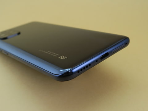 Mi 10 Lite 5G XIG01」なら、au 5Gを5万円以下で始められる - ケータイ