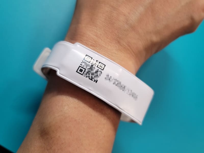 10月に装着したリストバンド。サイズは一気に軽量化された