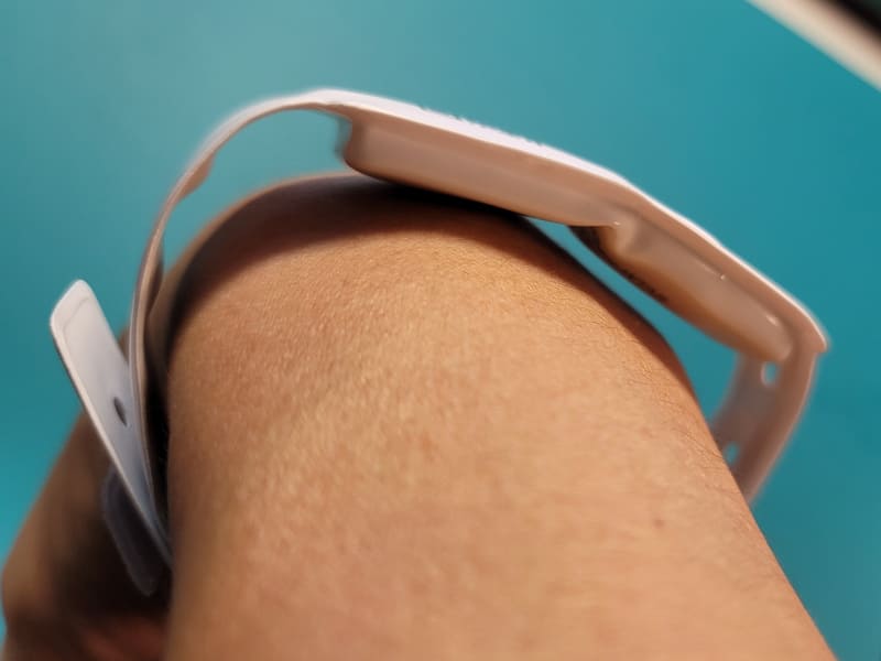 膨らんだ部分を触るとチップが入っていることがわかる