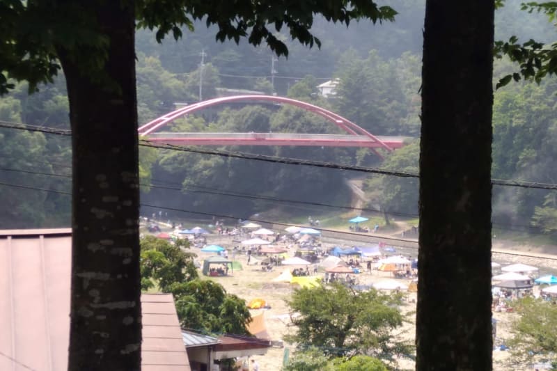 Rakuten Miniで、暗い場所から明るいところを撮影