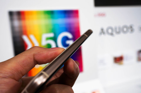 ドコモから「AQUOS sense5G」、トリプルカメラの5Gスマホ - ケータイ Watch