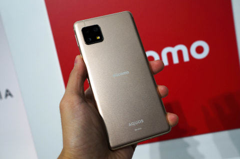 ドコモ、トリプルカメラの4Gスマホ「AQUOS sense4」 - ケータイ