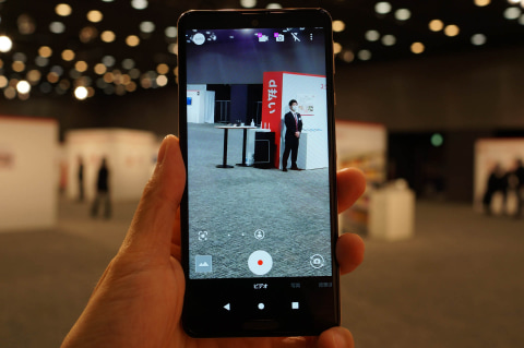 ドコモ、トリプルカメラの4Gスマホ「AQUOS sense4」 - ケータイ