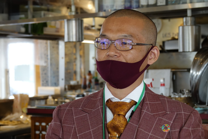 左＝ e5ラボ CTOの末次康将氏　右＝ソフトバンク グローバル事業戦略本部 衛生事業推進部 担当部長の押田祥宏氏