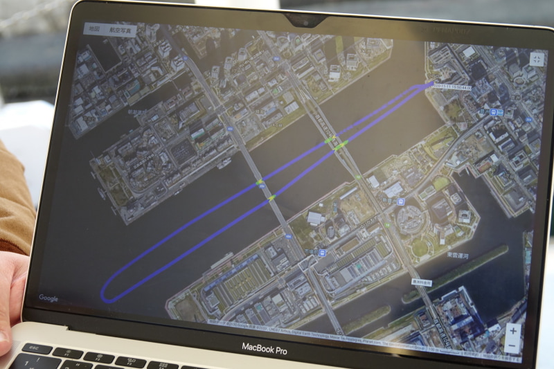 取得した船の位置情報と下は航行中の様子
