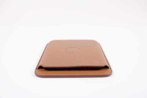 写真で見る「MagSafe対応 iPhone レザーウォレット」] - ケータイ Watch