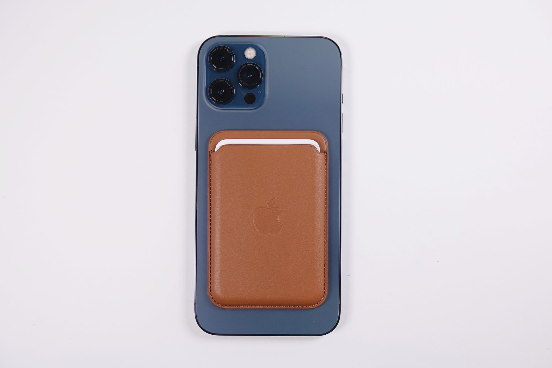 iPhone 12 Proに装着した状態