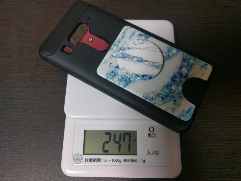 そもそも、ケース付きと裸の状態を比較するのはフェアではない気もしますが、これが普段の筆者の使い方なのでまあ仕方がないということでお許しいただきたい