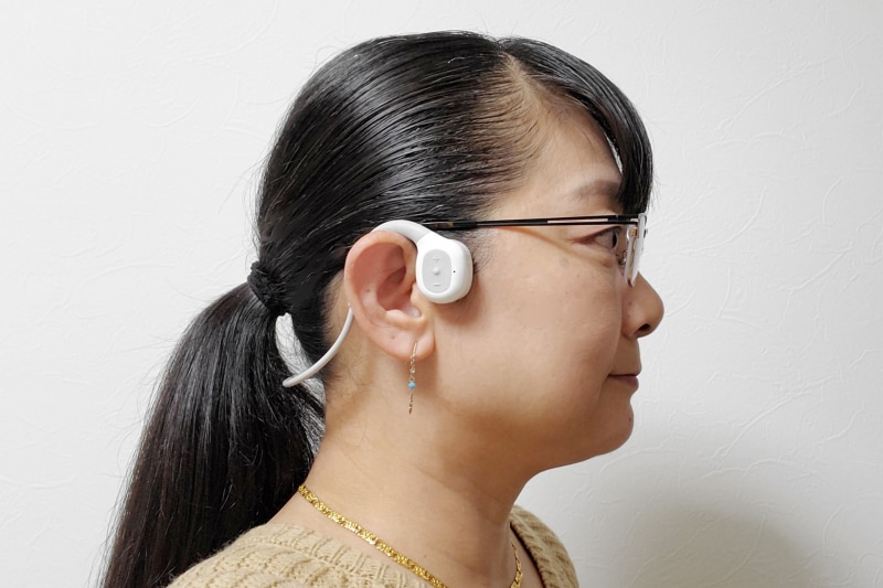 スマホカメラで確認しつつ、なんとか正位置で装着できた