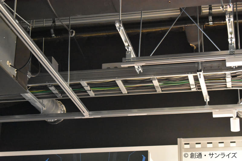 VRドーム上部の機器