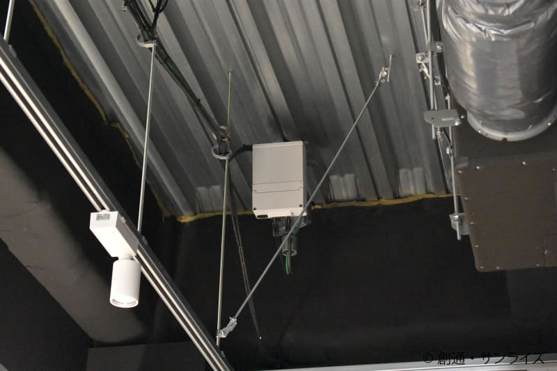 施設内の5G基地局