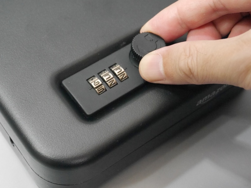 暗証番号は自由に設定できる。3ケタとやや少ないがこんなものだろう