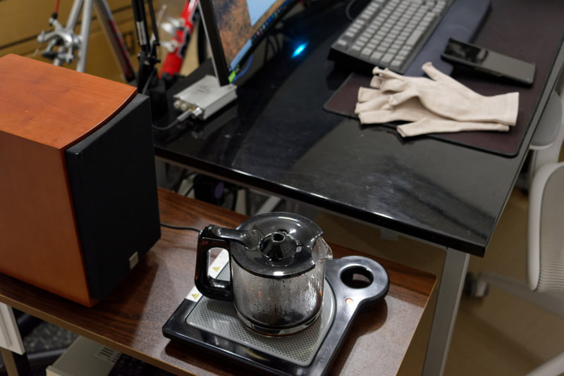 仕事中、いつでも熱々のコーヒーが飲める