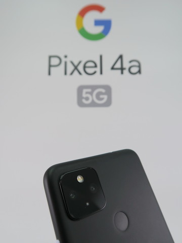 「Pixel 4a（5G）」の背面も「Pixel 5」と同じデュアルカメラ