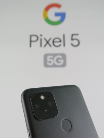 「Pixel 5」は背面にデュアルカメラを搭載