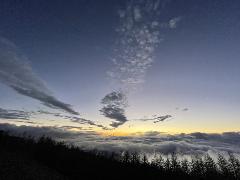 富士山五合目からの夕方の雲海。やや光量不足なので暗部の描写が微妙に怪しかったりもするが、でもここまで写れば大満足♪