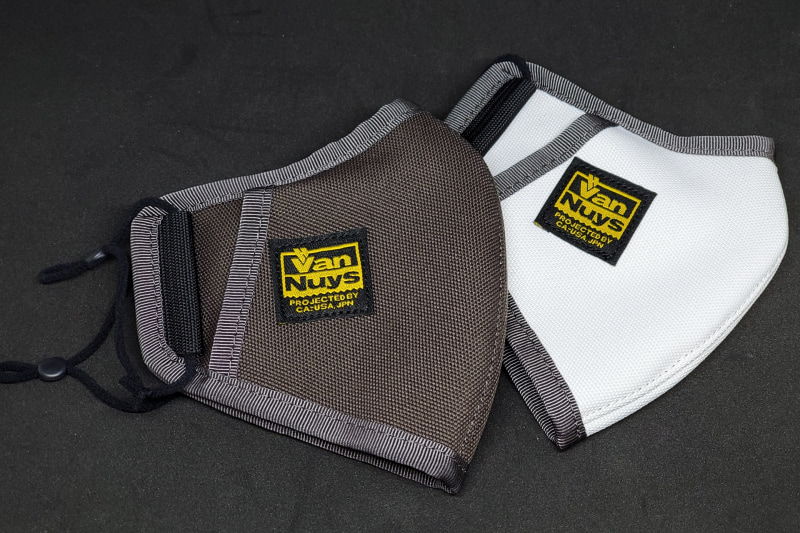 「吸排気ダクト付き、抗菌・抗ウイルス 3way立体マスク&マスクカバー」。ホワイトには、縁布も同色の「オールホワイト」バージョンもある